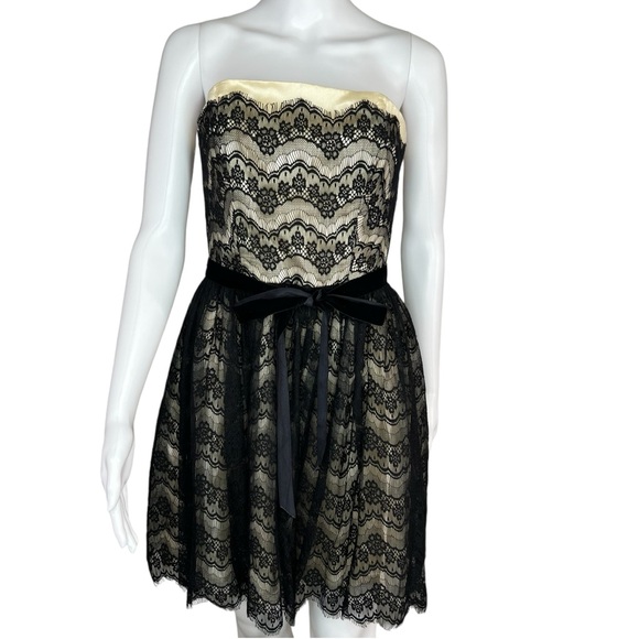Betsey Johnson Dresses & Skirts - Betsy Johnson Cream and Black Lace Sleeveless Velvet Bow Hoco Dress 6